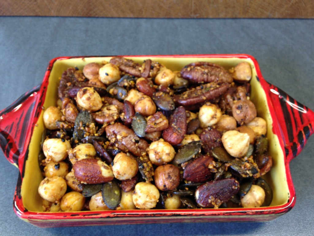 Geröstete Dukkha Nüsse mit Honig und Rosmarin