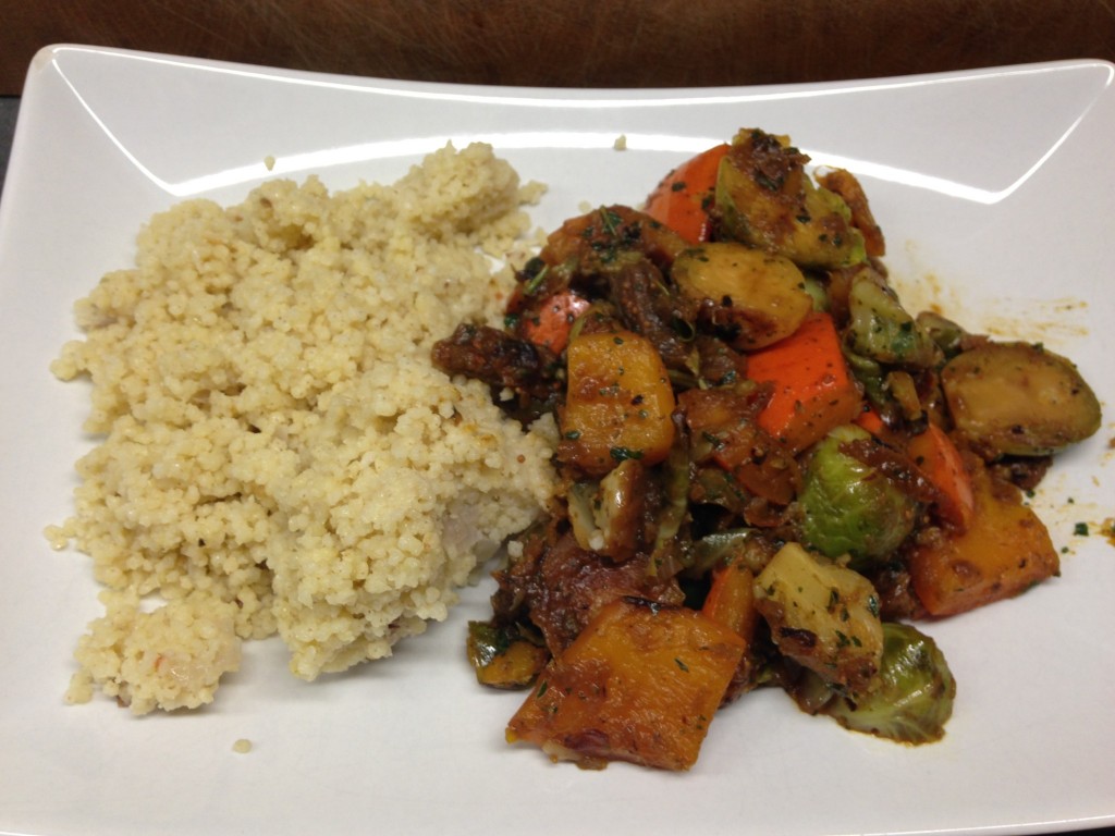 Kürbis Rosenkohl Gemüse mit Feigen und Minze Mit Gewürzhirse