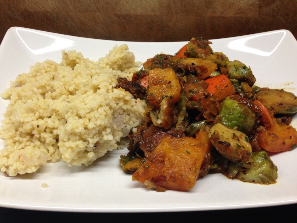 Kürbis Rosenkohl Gemüse mit Feigen und Minze Mit Gewürzhirse