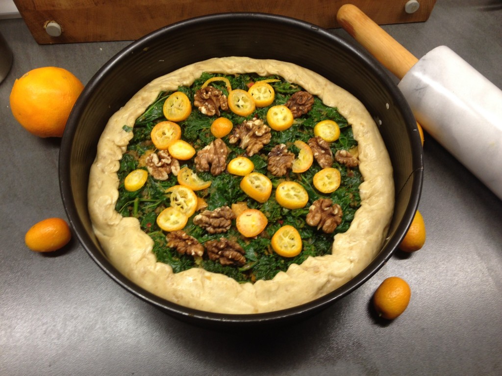 Grünkohl Tarte mit Ingwer, Orangen und Walnüssen 