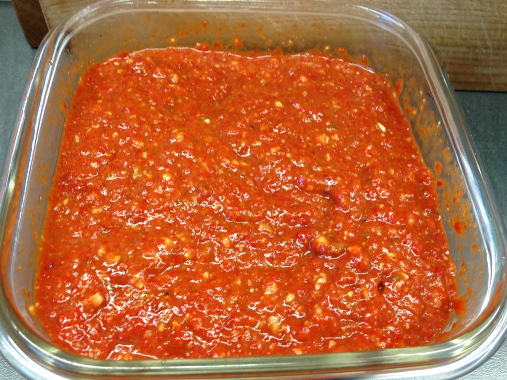 muhamara Paprikapaste mit Walnüssen