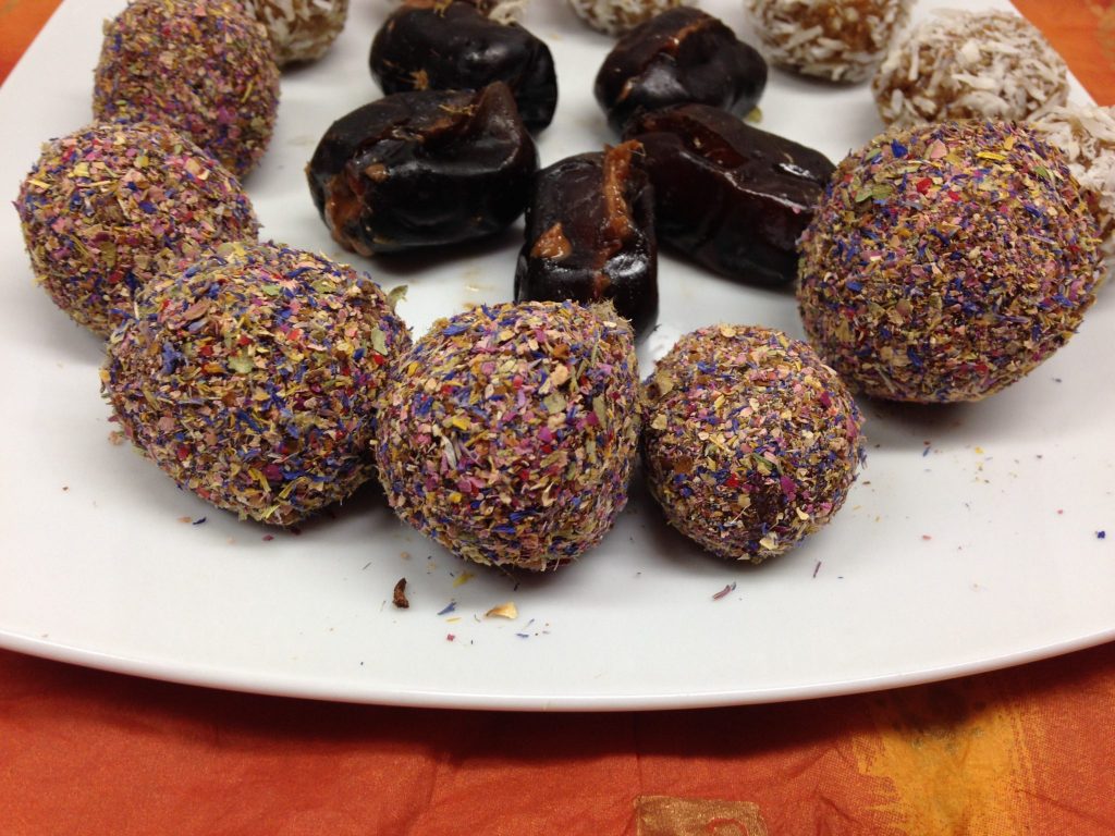 Energiebällchen Trüffel und Dattel Konfekt
