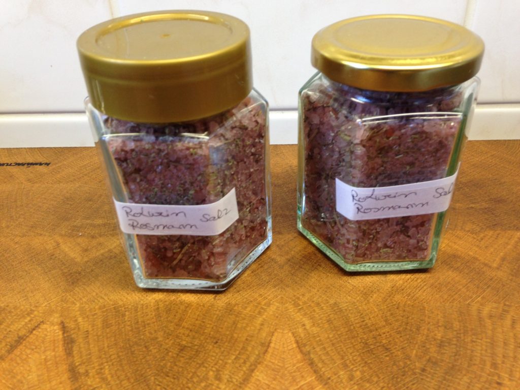 Rotwein Rosmarin Salz