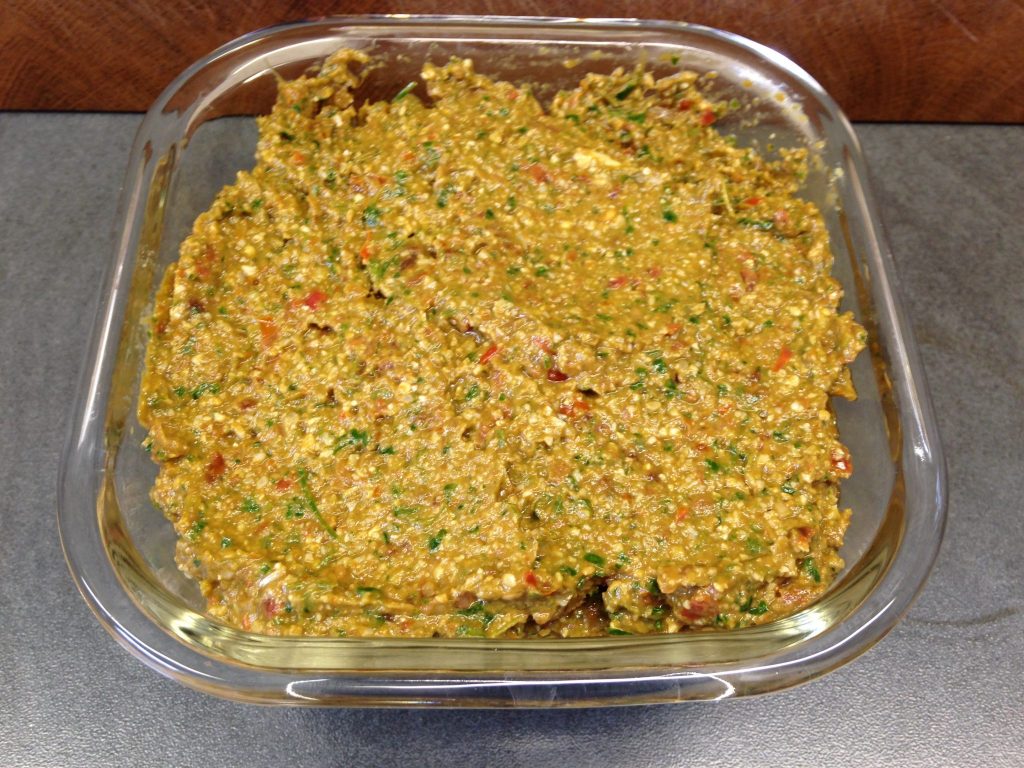 Tomaten Pesto mit Cranberries, Sesam und Minze