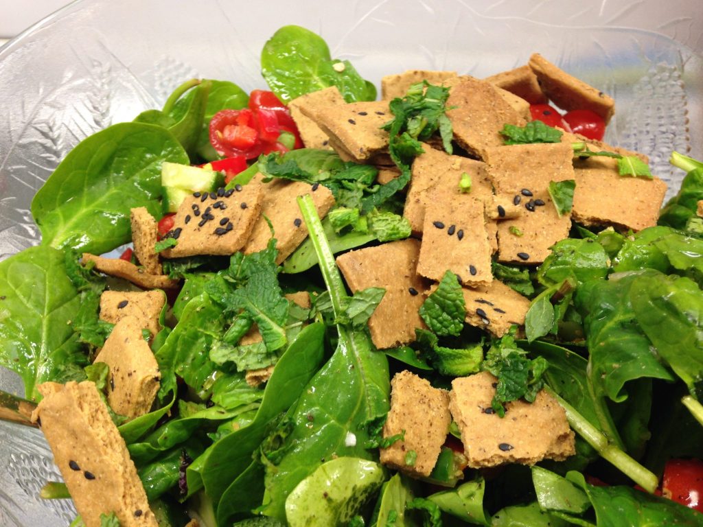 Arabischer Brotsalat Fattoush Salat mit Za’atar