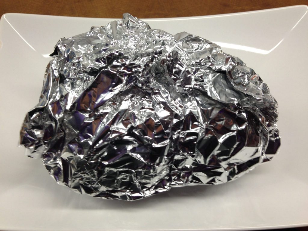 Gebackene Süßkartoffel aus dem Ofen mit Dips