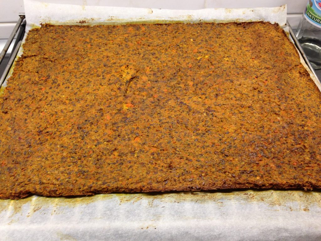 Rohkost Cracker aus Möhren und Leinsamen