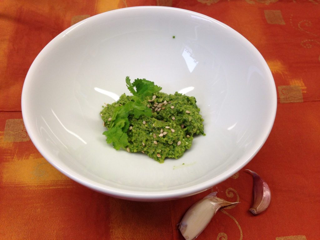 Koriander Pesto mit Sesam 