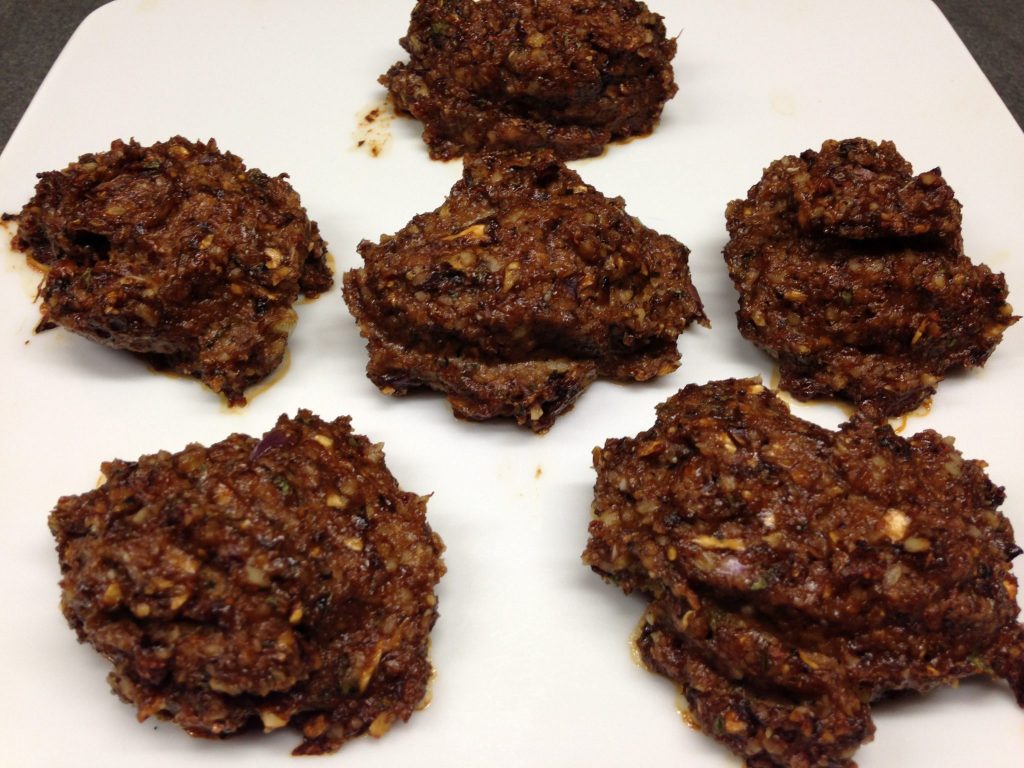 Champignon Walnuss Hackbällchen