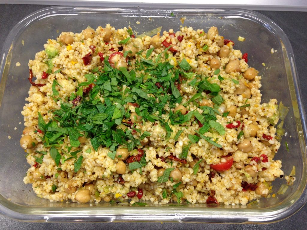 Hirse Taboulé mit Avocado und Goji Beeren