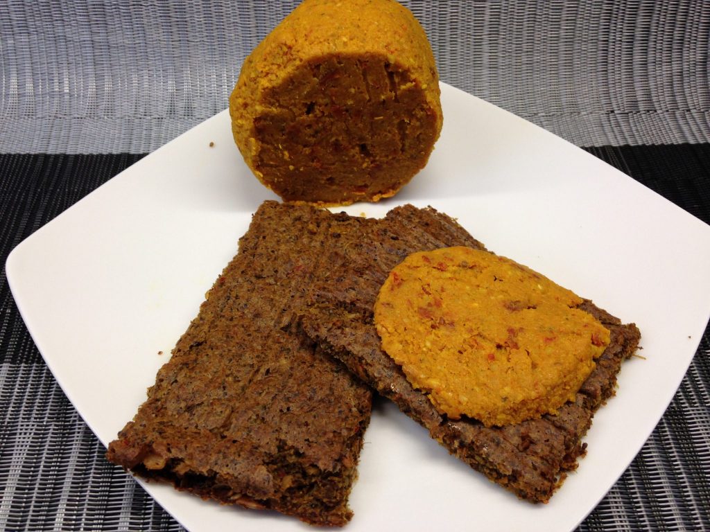 Rohkost Brot mit veganem Cheddar Cheese