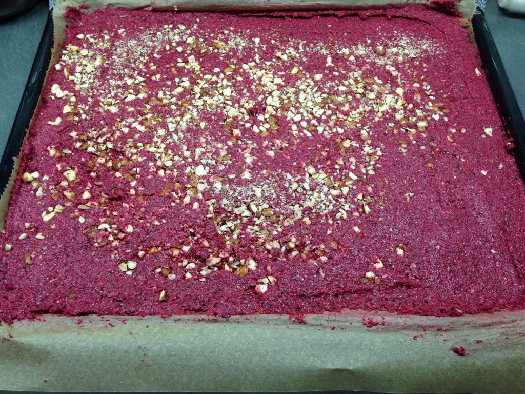 Rohkost Brot mit Rote Bete, Haselnüssen und Za'atar