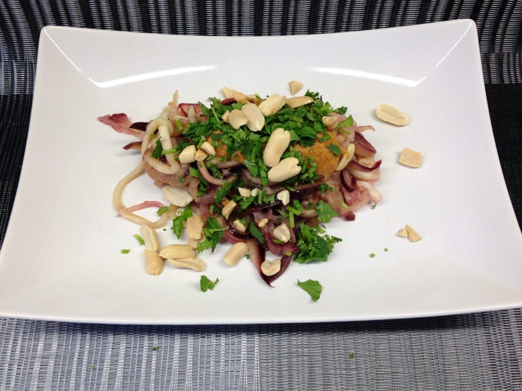 Auberginen Pasta mit Erdnuss Chili Satay Sauce