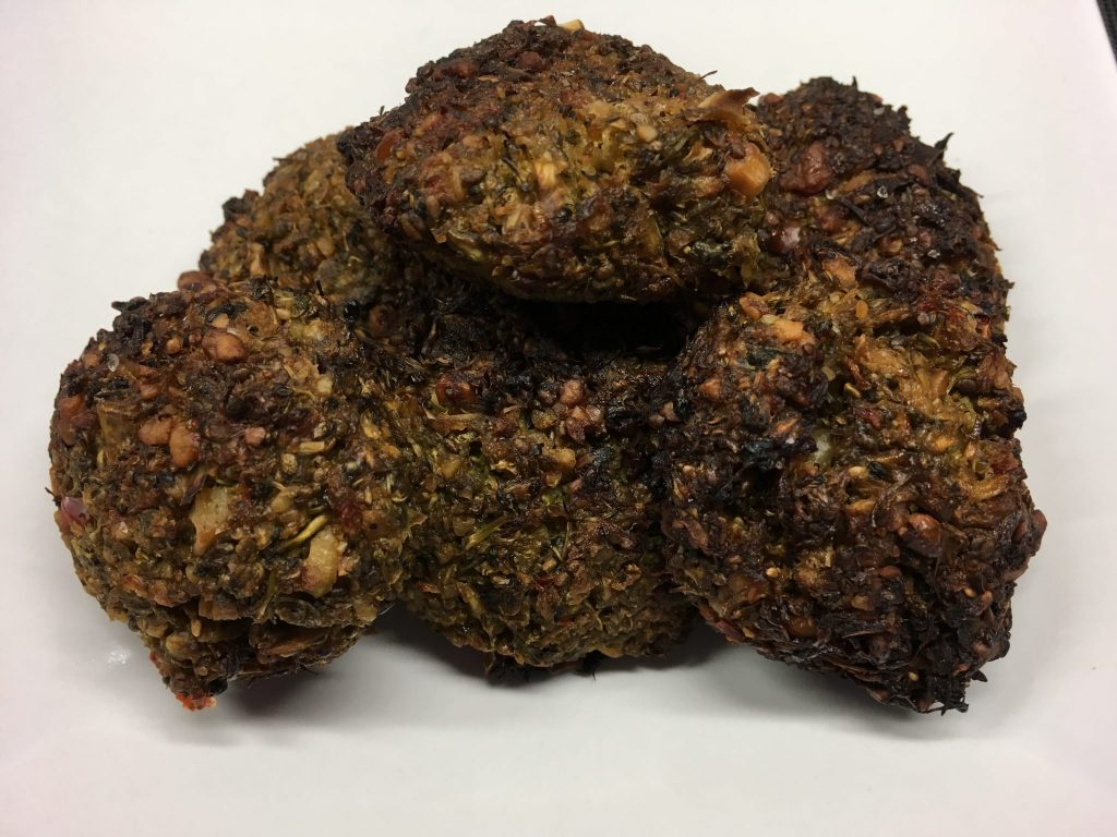 Brokkoli Falafel mit Cashew und Chia