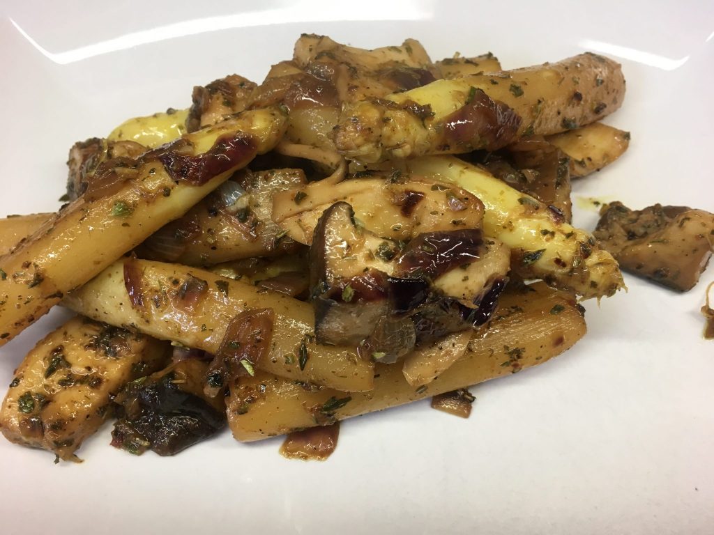 Gebratener Spargel mit Pilzen und Balsamico Knoblauch Marinade