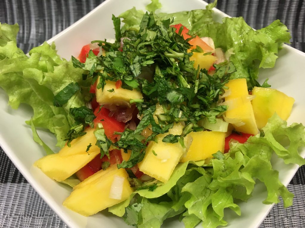 Blattsalat mit Mango Chili Dressing