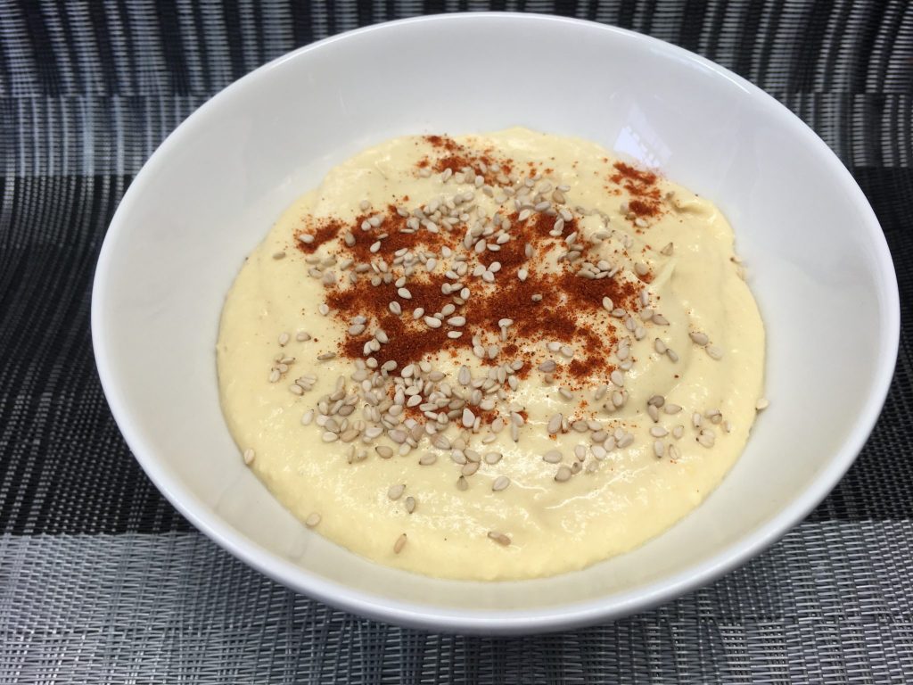 Klassischer Hummus aus Kichererbsen