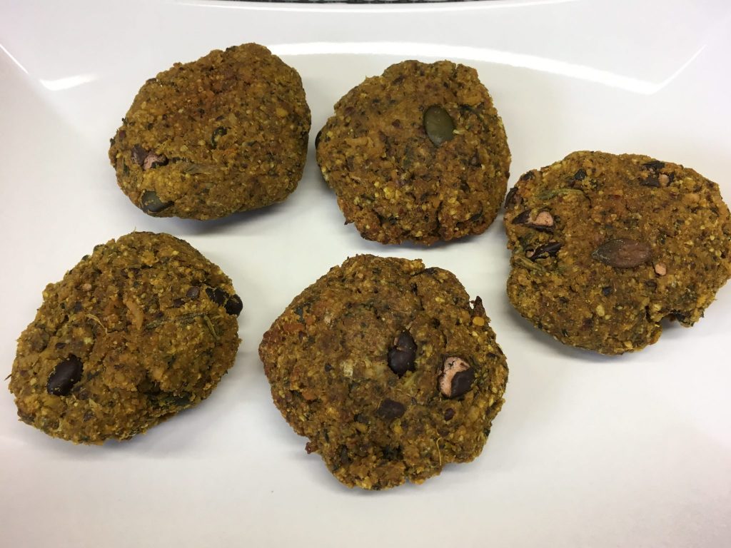 Veggy Burger aus Schwarzen Bohnen, Süßkartoffeln, Reis und Kürbiskernen