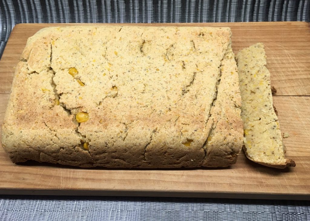 Kokosnuss Maisbrot mit Maiskörnern