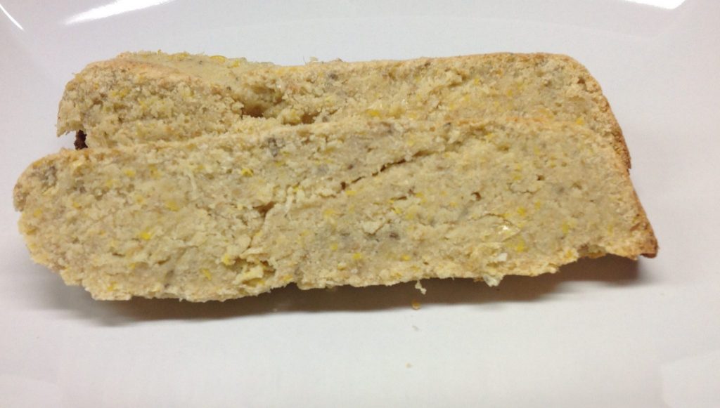 Kokosnuss Maisbrot mit Maiskörnern