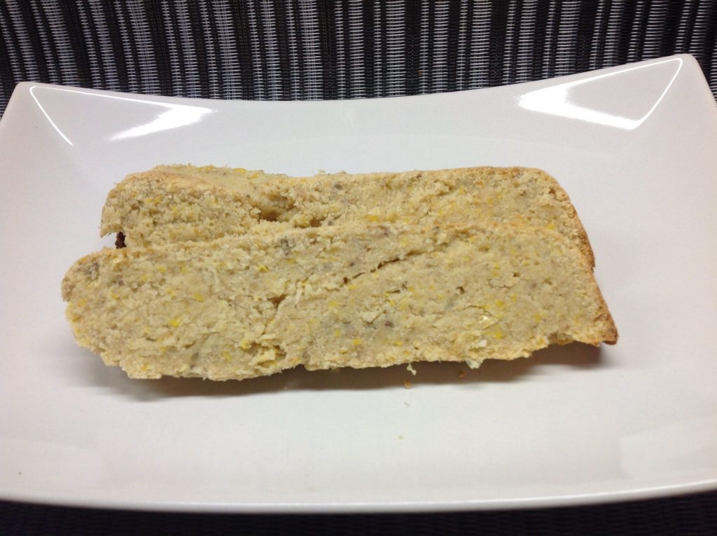 Kokosnuss Maisbrot mit Maiskörnern