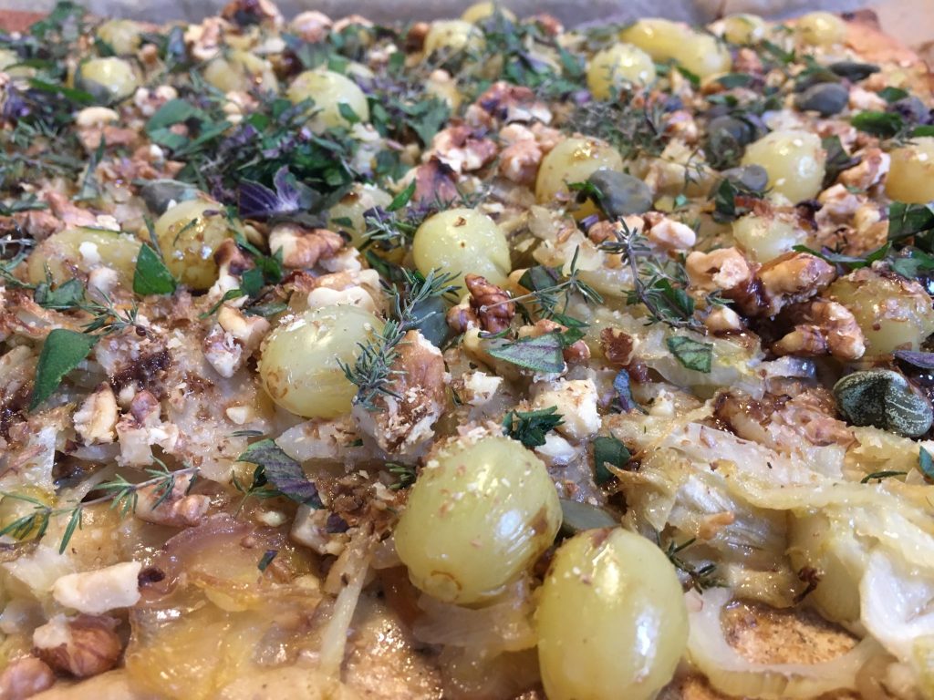 Lizza Flammkuchen mit Fenchel und Mandel Zwiebel Creme