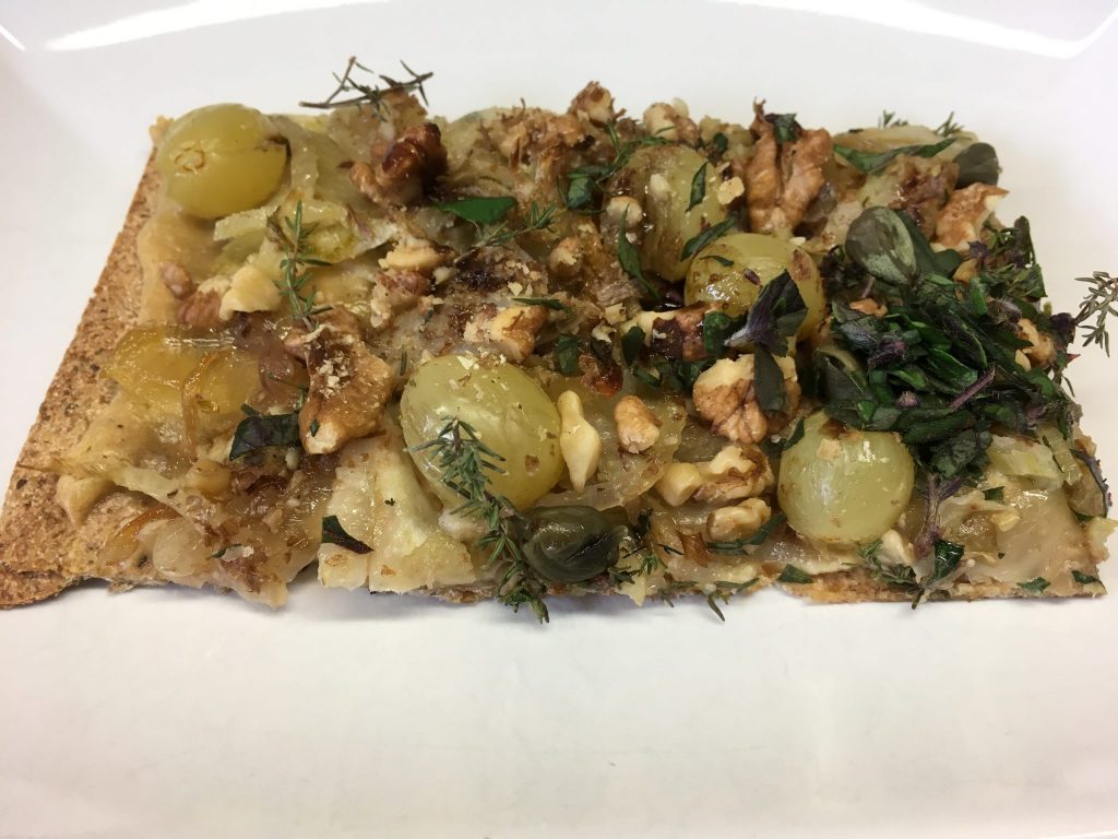 Lizza Flammkuchen mit Fenchel und Mandel Zwiebel Creme