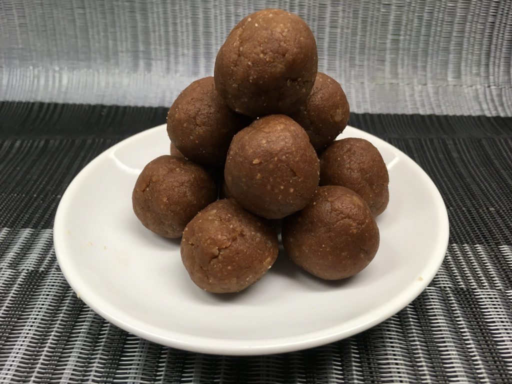 Erdnuss Ingwer Energiebällchen