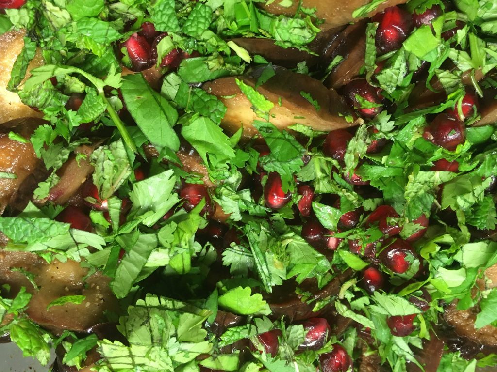 Auberginen mit Granatapfel Koriander Marinade