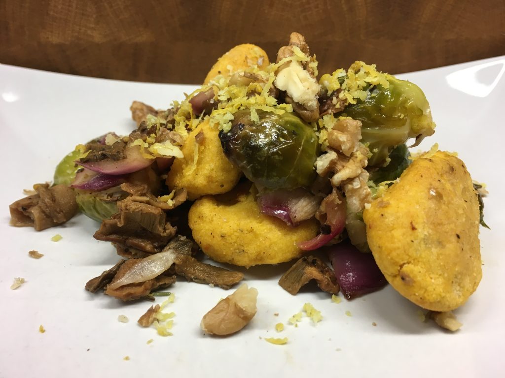 Gnocchi mit Steinpilzen und Rosenkohl mit Haselnuss Sauce