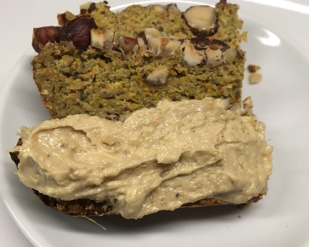Bananen Karotten Brot mit Orangen Cashew Tahini