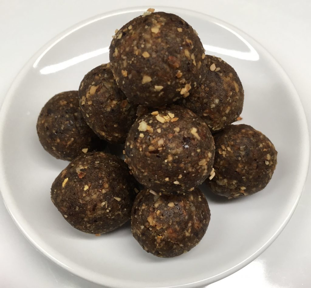 Energiebällchen mit Maronen und Haselnüssen