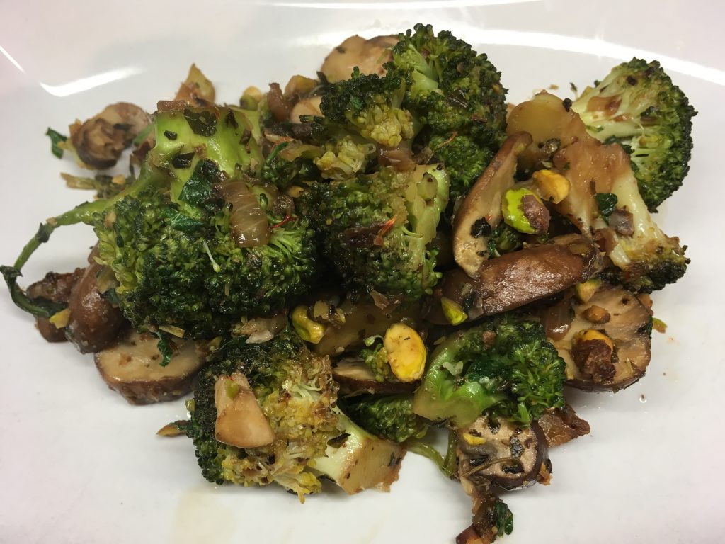 Brokkoli Pilz Gemüse mit Pistazien und Minze