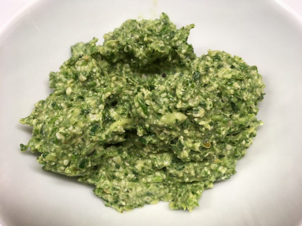 Haselnuss Salbei Pesto