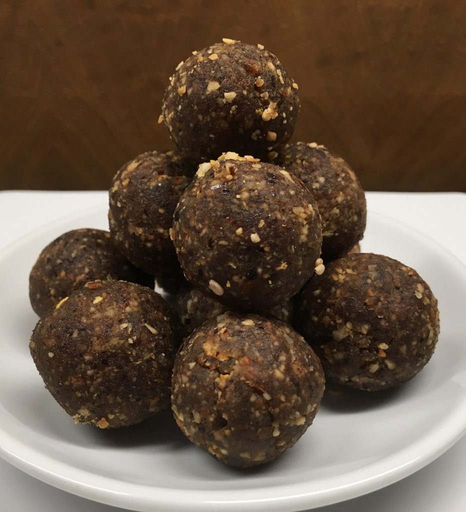 Energiebällchen mit Maronen und Haselnüssen