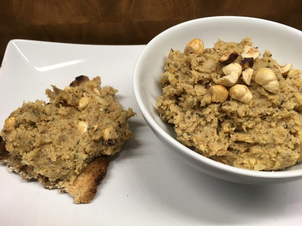 Pastinaken Haselnuss Dip mit Thymian