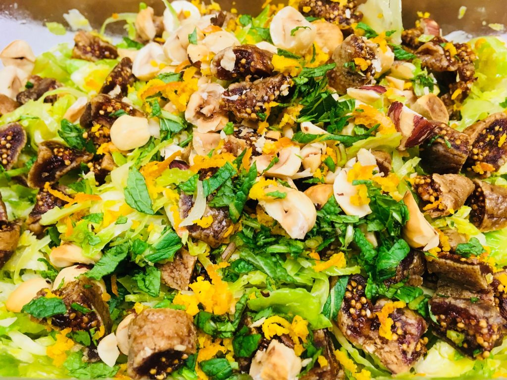 Rosenkohl mit Feigen und Haselnüssen