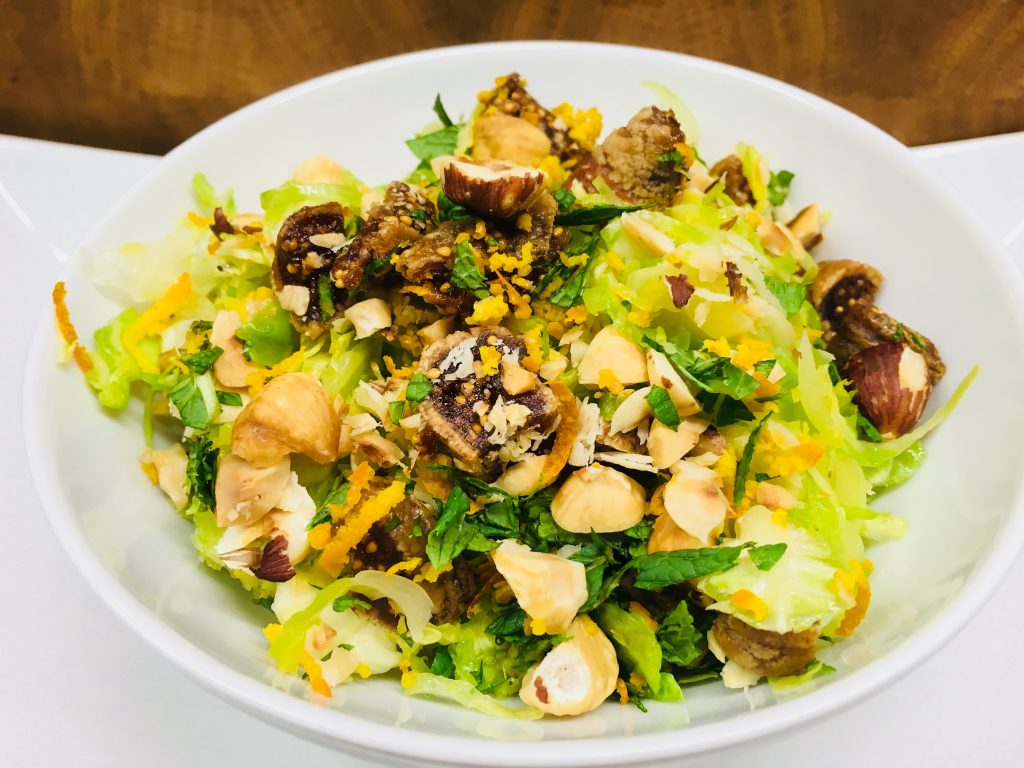 Rosenkohl mit Feigen und Haselnüssen