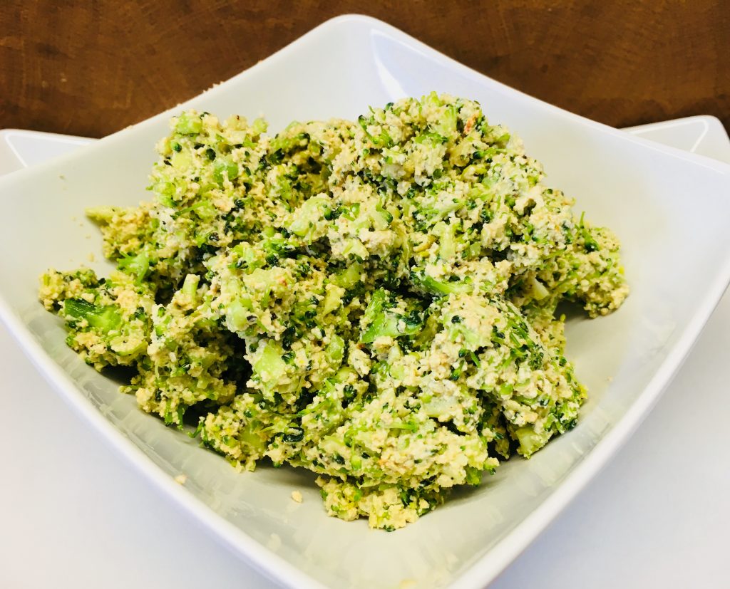 Tartelettes Füllung aus Brokkoli, Tofu Ricotta und Hanf Pesto