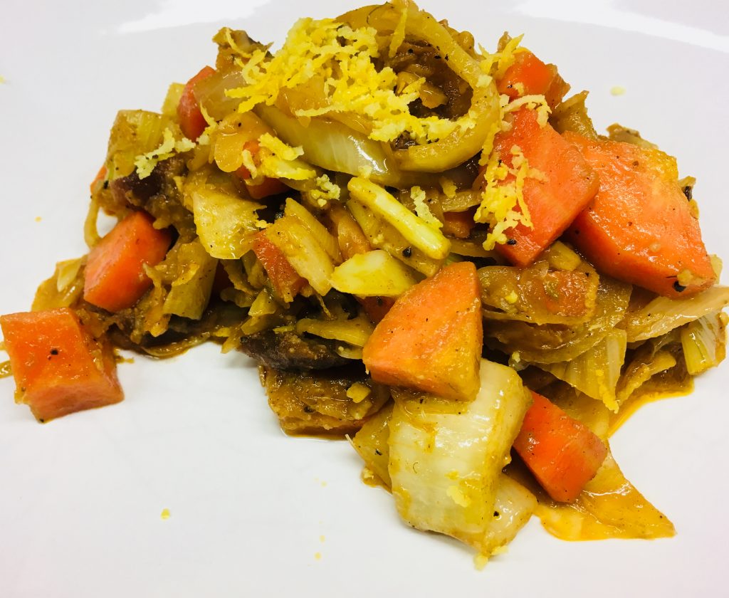Möhren Fenchel Gemüse mit Aprikosen, Datteln und Harissa