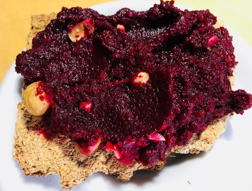 Rote Bete Haselnuss Brotaufstrich