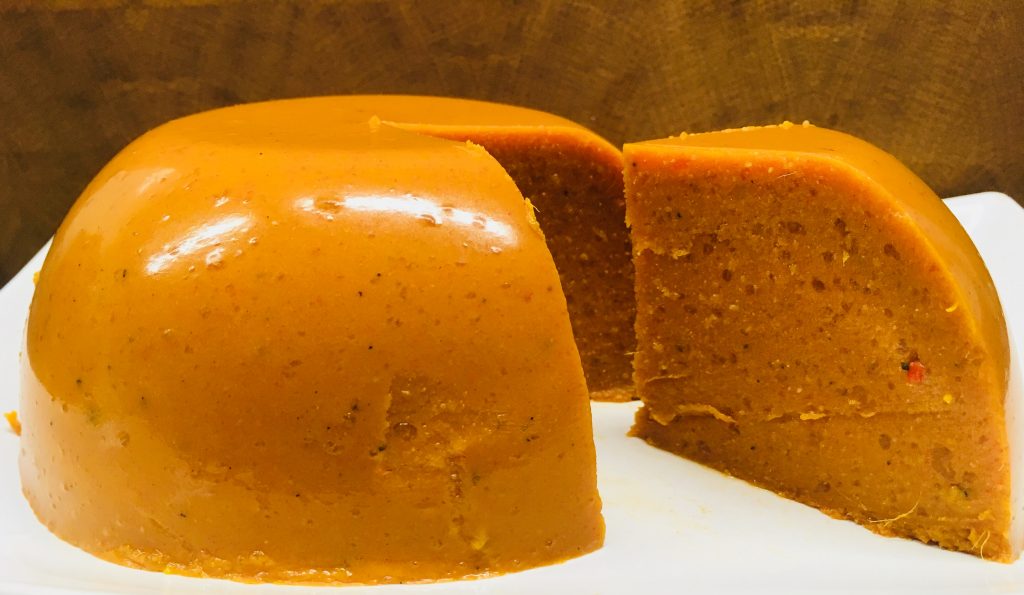 Veganer Cheddar Cheese aus Süßkartoffel, Paprika und Haferflocken