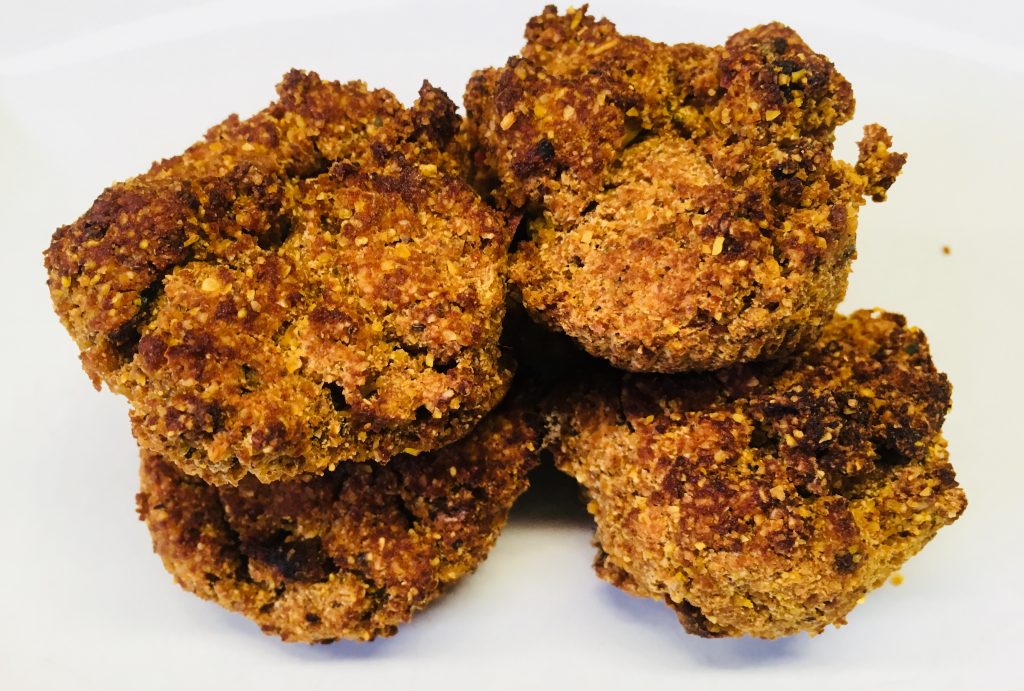 Polenta Muffins mit Tomaten und Chili