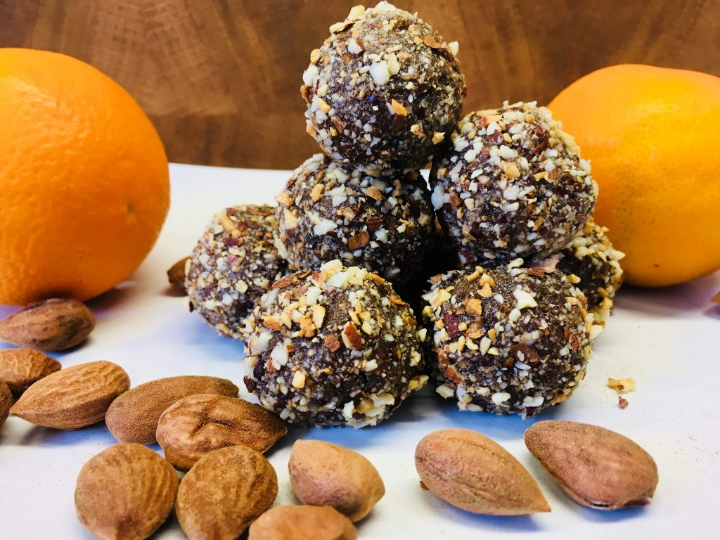 Mandel Mohn Energiebällchen mit Ingwer und Orange