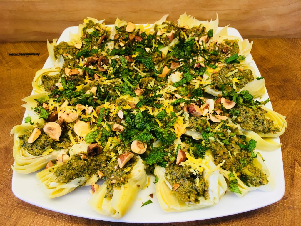 Artischocken mit Haselnuss Zitronen Minze Pesto