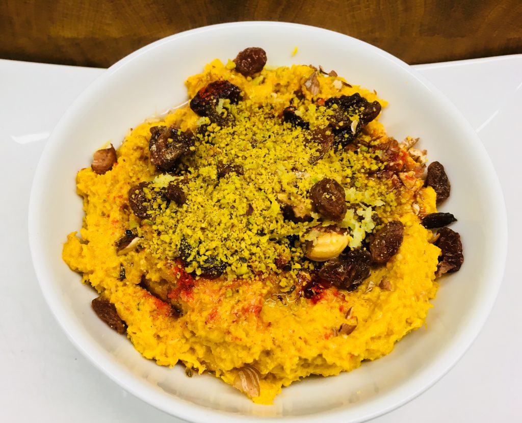 Karotten Hummus mit Ingwer, Rosinen und Pistazien