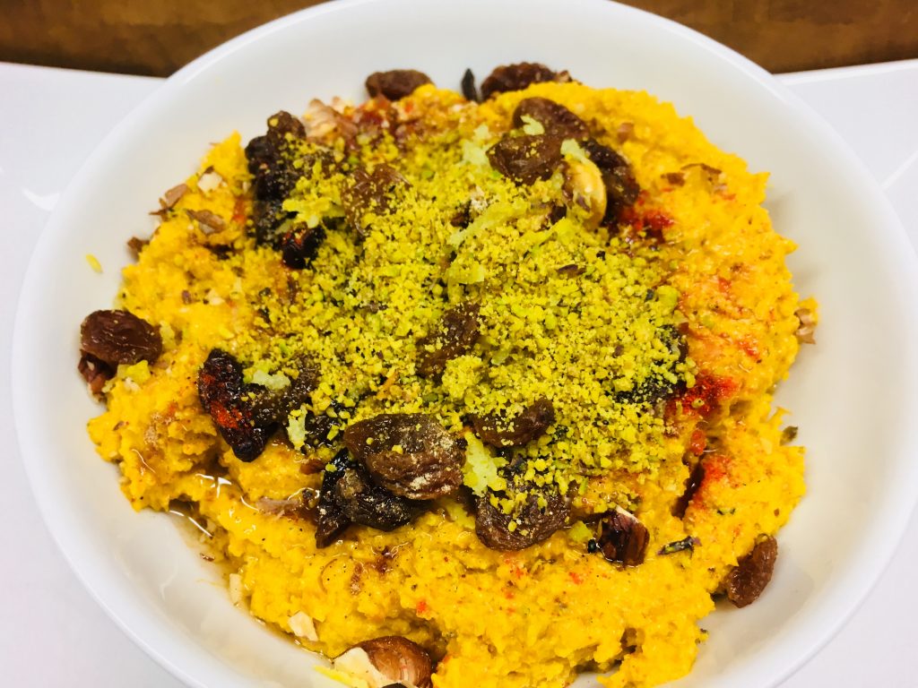 Karotten Hummus mit Ingwer, Rosinen und Pistazien