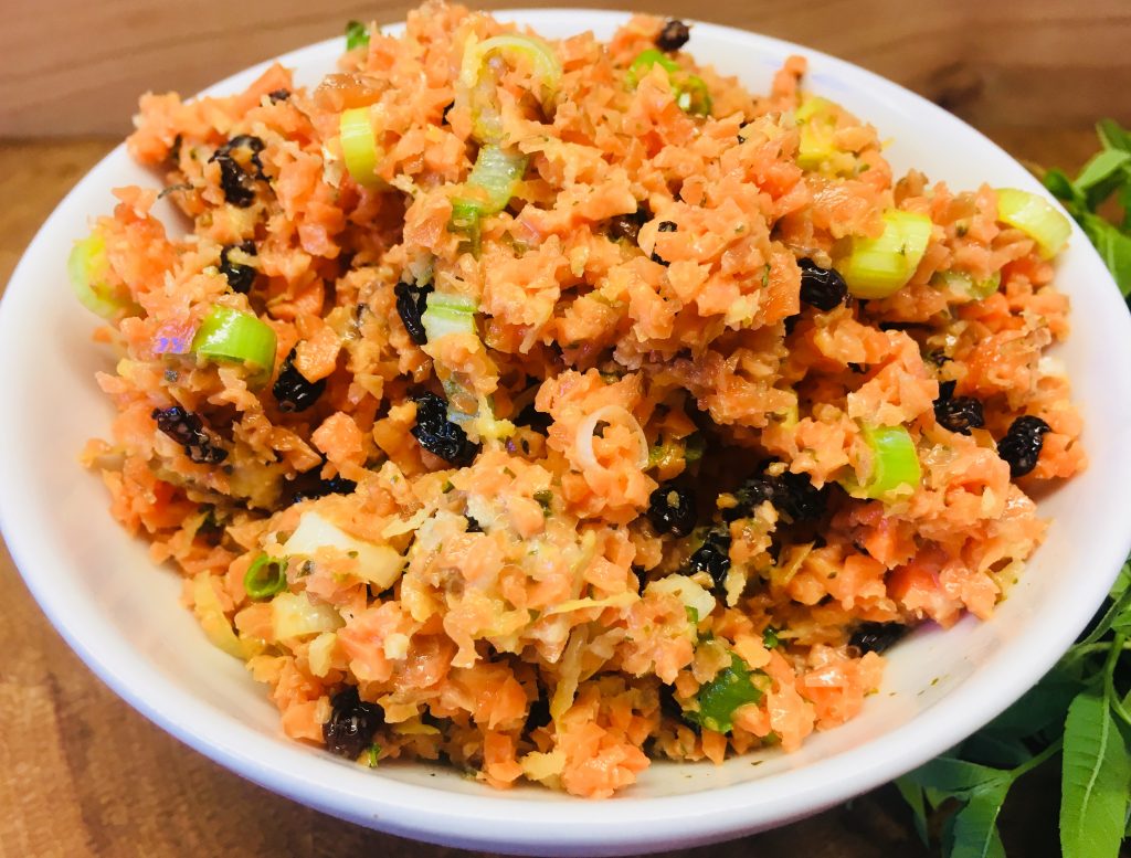 Karotten Salat mit Berberitzen, Walnüssen und Honig Minze Dressing