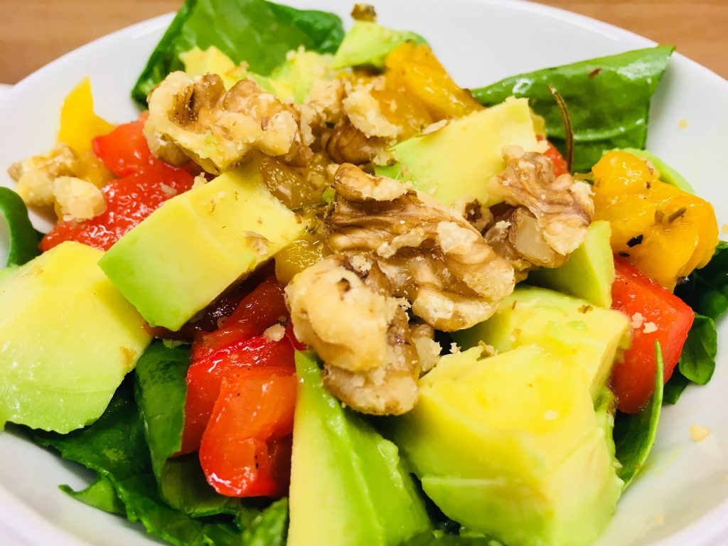 Paprika Avocado Salat 