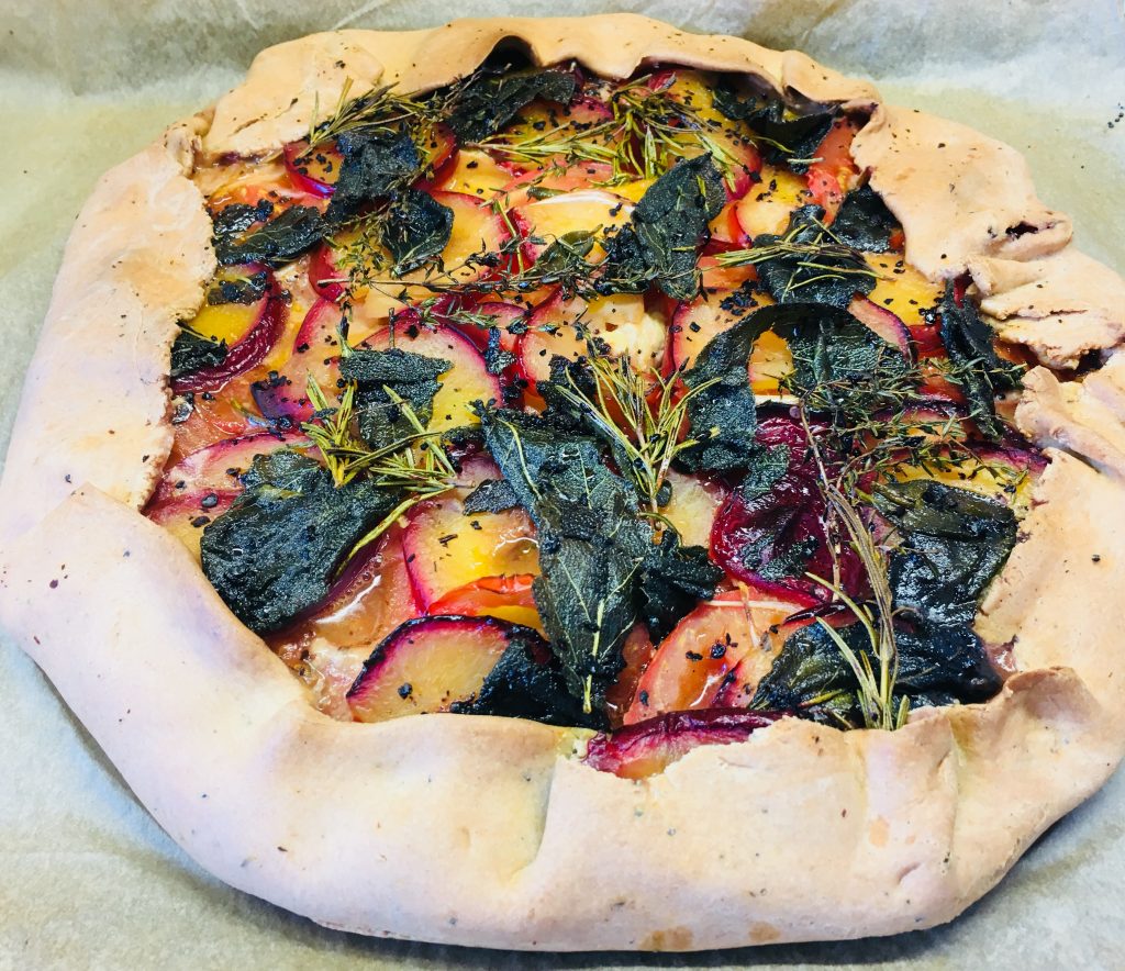 Galette mit Tomaten, Zucchini und Pflaumen